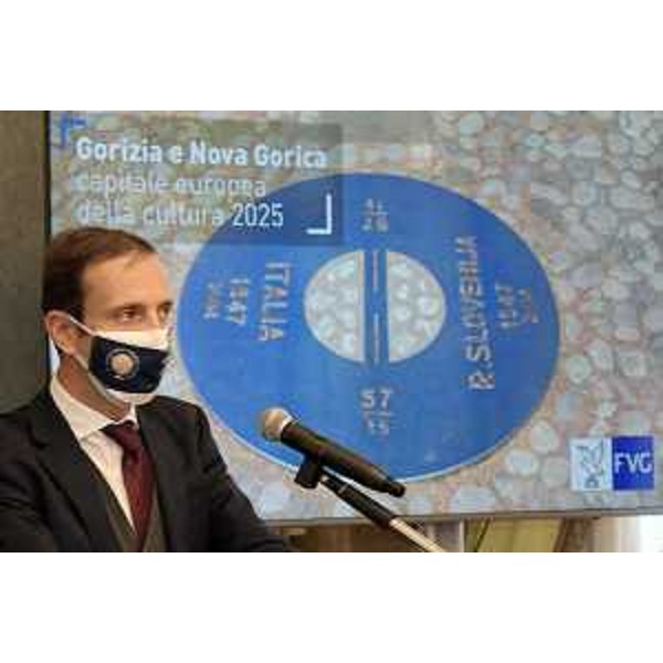 Il governatore del Friuli Venezia Giulia, Massimiliano Fedriga, durante la conferenza stampa di fine anno, durante la quale sono stati illustrati alcuni degli obiettivi strategici dellazione della Giunta per il 2021. - Il governatore del Friuli Venezia Giulia, Massimiliano Fedriga, durante la conferenza stampa di fine anno, durante la quale sono stati illustrati alcuni degli obiettivi strategici dellazione della Giunta per il 2021.