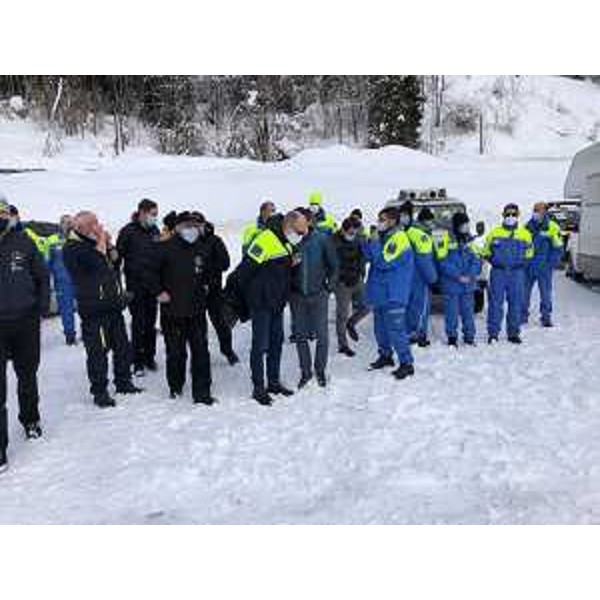 Il vicegovernatore Riccardo Riccardi con i volontari dei Gruppi comunali della Protezione civile Fvg - Il vicegovernatore Riccardo Riccardi con i volontari dei Gruppi comunali della Protezione civile Fvg