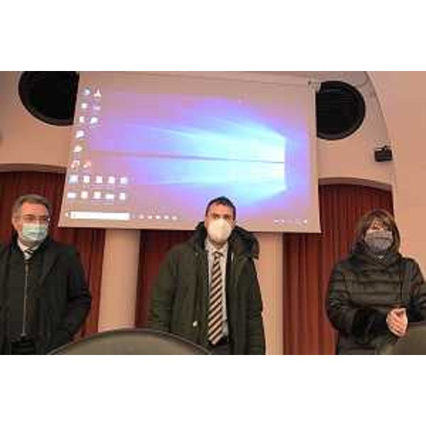 L'assessore alle Infrastrutture Graziano Pizzimenti e l'assessore all'Istruzione Alessia Rosolen con il sindaco di Pordenone Alessandro Ciriani alla conferenza stampa di presentazione del piano triennale dell'edilizia scolastica nel Friuli Occidentale - L'assessore alle Infrastrutture Graziano Pizzimenti e l'assessore all'Istruzione Alessia Rosolen con il sindaco di Pordenone Alessandro Ciriani alla conferenza stampa di presentazione del piano triennale dell'edilizia scolastica nel Friuli Occidentale