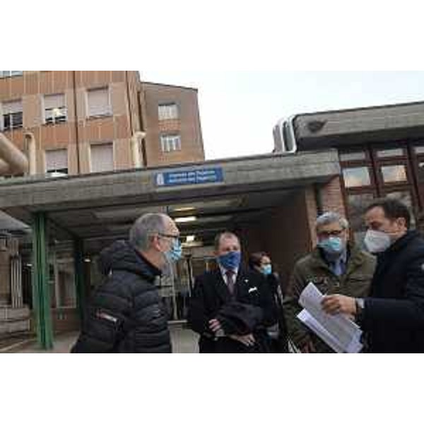 La visita del vicegovernatore con delega alla Salute Riccardo Riccardi al Pronto soccorso verde di San Daniele. - La visita del vicegovernatore con delega alla Salute Riccardo Riccardi al Pronto soccorso verde di San Daniele.