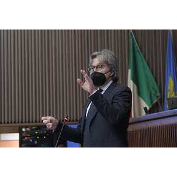 L'intervento in Aula dell'assessore regionale alle Attività produttive Sergio Emidio Bini - L'intervento in Aula dell'assessore regionale alle Attività produttive Sergio Emidio Bini