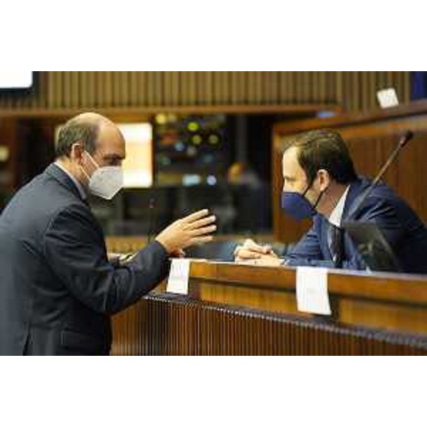 Cristian Sergo (M5S, a sx) con il governatore Massimiliano Fedriga - Cristian Sergo (M5S, a sx) con il governatore Massimiliano Fedriga