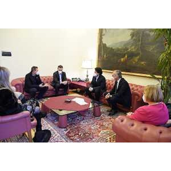 Premiazione del pianista friulano Sebastian Di Bin in Consiglio regionale - Premiazione del pianista friulano Sebastian Di Bin in Consiglio regionale