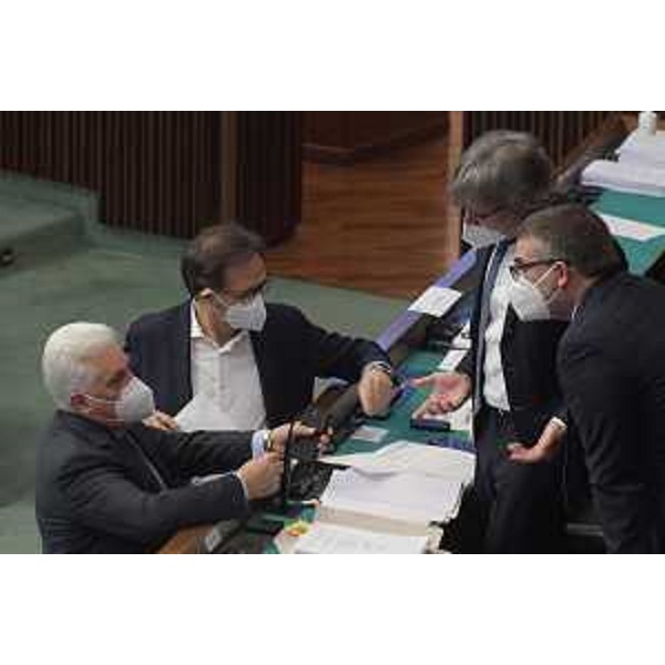  - Gli assessori alle Attività produttive e turismo, Sergio Emidio Bini, e alle Autonomie locali e sicurezza, Pierpaolo Roberti, durante la discussione del provvedimento in Aula.