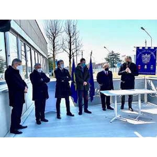 L'assessore regionale alle Attività produttive, Sergio Emidio Bini, all'inaugurazione del nuovo self service a Pordenone - L'assessore regionale alle Attività produttive, Sergio Emidio Bini, all'inaugurazione del nuovo self service a Pordenone