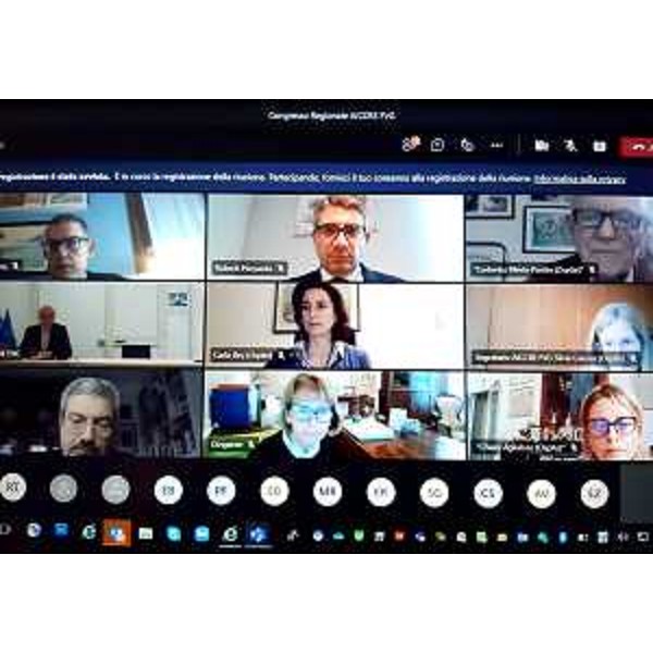 L'assessore regionale alle Autonomie locali Pierpaolo Roberti interviene in videoconferenza a congresso Aiccre. - L'assessore regionale alle Autonomie locali Pierpaolo Roberti interviene in videoconferenza a congresso Aiccre. 