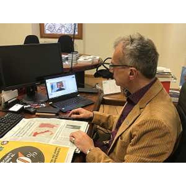 Il presidente del Cr Fvg, Piero Mauro Zanin, durante l'intervento dell'assessore Pierpaolo Roberti - Il presidente del Cr Fvg, Piero Mauro Zanin, durante l'intervento dell'assessore Pierpaolo Roberti