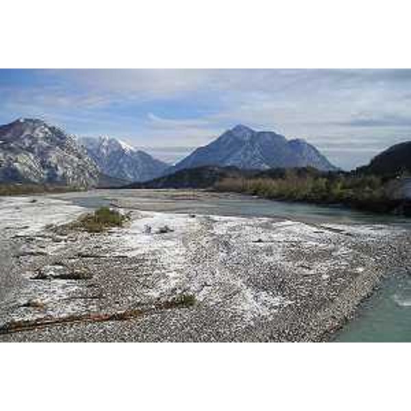 Il fiume Tagliamento e il monte San Simeone. Foto: archivio del Corpo forestale regionale - Marco Pradella - Il Fiume Tagliamento e il Monte San Simeone. Foto: Archivio del Corpo forestale regionale - Marco Pradella