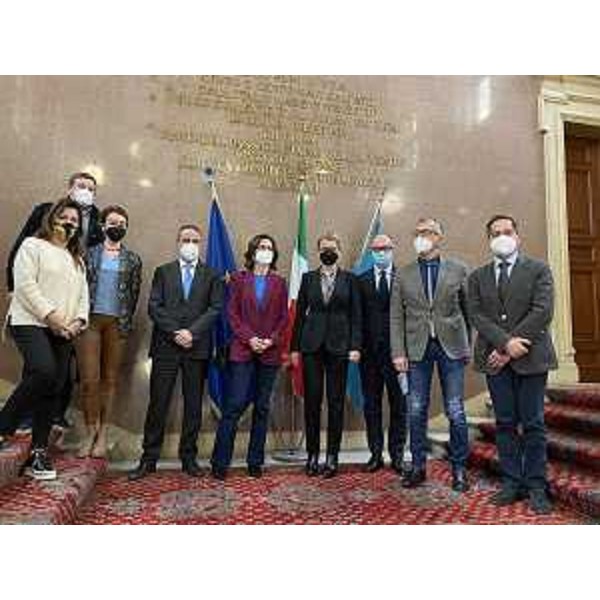 La ministra Gelmini con gli esponenti regionali di Forza Italia - La ministra Gelmini con gli esponenti regionali di Forza Italia