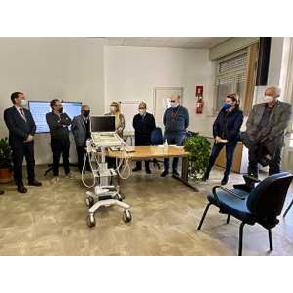 L'ecografo che il Rotary e il Consorzio Pordenone energia hanno donato all'ospedale di San Vito al Tagliamento - L'ecografo che il Rotary e il Consorzio Pordenone energia hanno donato all'ospedale di San Vito al Tagliamento