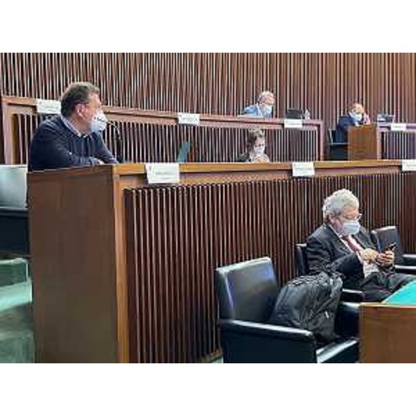 Enzo Marsilio, Chiara Da Giau, Sergio Bolzonello e Diego Moretti (Pd) con Furio Honsell (Open Fvg) - Enzo Marsilio, Chiara Da Giau, Sergio Bolzonello e Diego Moretti (Pd) con Furio Honsell (Open Fvg)