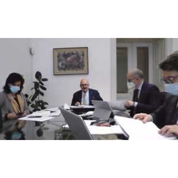 L'assessore Sebastiano Callari con il suo staff - L'assessore Sebastiano Callari con il suo staff