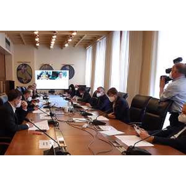 La riunione dei capigruppo presieduta da Piero Mauro Zanin - La riunione dei capigruppo presieduta da Piero Mauro Zanin