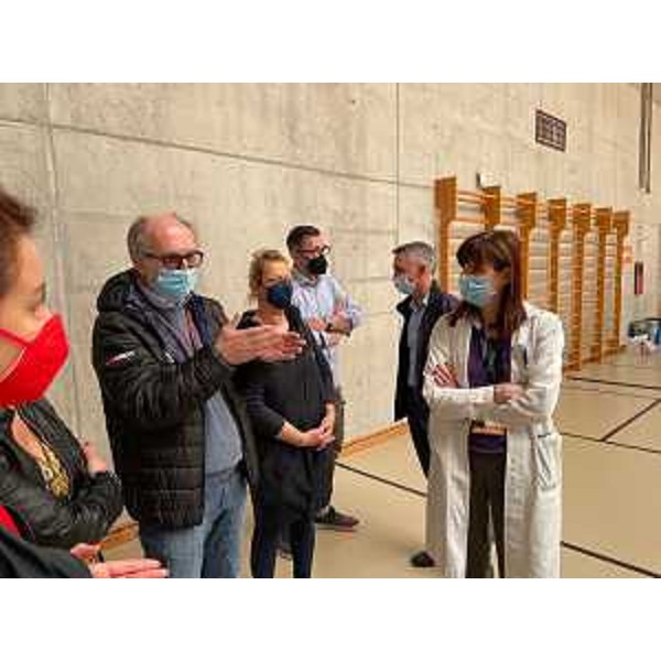 Il vicepresidente e assessore alla Salute Riccardo Riccardi all'apertura del nuovo punto vaccinale a Sacile con il sindaco, Carflo Spagnol e i consilieri regionali, Vannia Gava e Ivo Moras - Il vicepresidente e assessore alla Salute Riccardo Riccardi all'apertura del nuovo punto vaccinale a Sacile con il sindaco, Carflo Spagnol e i consilieri regionali, Vannia Gava e Ivo Moras