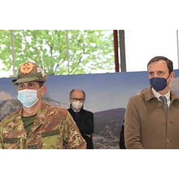 Il governatore del Friuli Venezia Giulia Fedriga con il commissario Francesco Paolo Figliuolo a Gemona - Il governatore del Friuli Venezia Giulia Fedriga con il commissario Francesco Paolo Figliuolo a Gemona