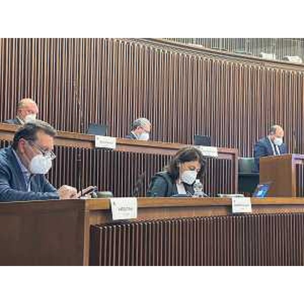 I consiglieri del Pd in aula durante i lavori del Tavolo per la terza ripartenza del Fvg - I consiglieri del Pd in aula durante i lavori del Tavolo per la terza ripartenza del Fvg