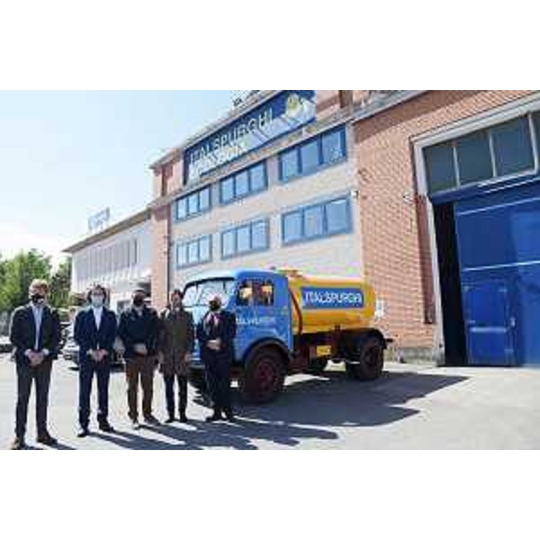 Il governatore Fedriga e l'assessore Roberti in visita alla Italspurghi Ecologia - Il governatore Fedriga e l'assessore Roberti in visita alla Italspurghi Ecologia