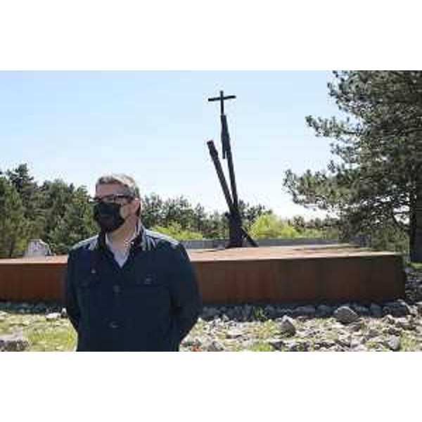 L'assessore Pierpaolo Roberti alla cerimonia sull'altopiano triestino - L'assessore Pierpaolo Roberti alla cerimonia sull'altopiano triestino