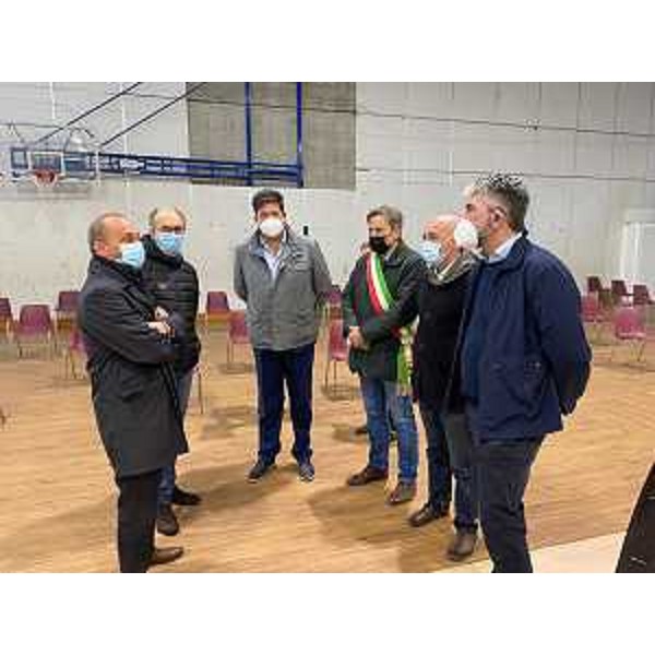 Il vicegovernatore del Friuli Venezia Giulia con delega alla Salute, Riccardo Riccardi, all'attivazione del punto vaccinale di Ronchi dei Legionari al Palasport Armando Filiput, in via Roma. - Il vicegovernatore del Friuli Venezia Giulia con delega alla Salute, Riccardo Riccardi, all'attivazione del punto vaccinale di Ronchi dei Legionari al Palasport Armando Filiput, in via Roma.