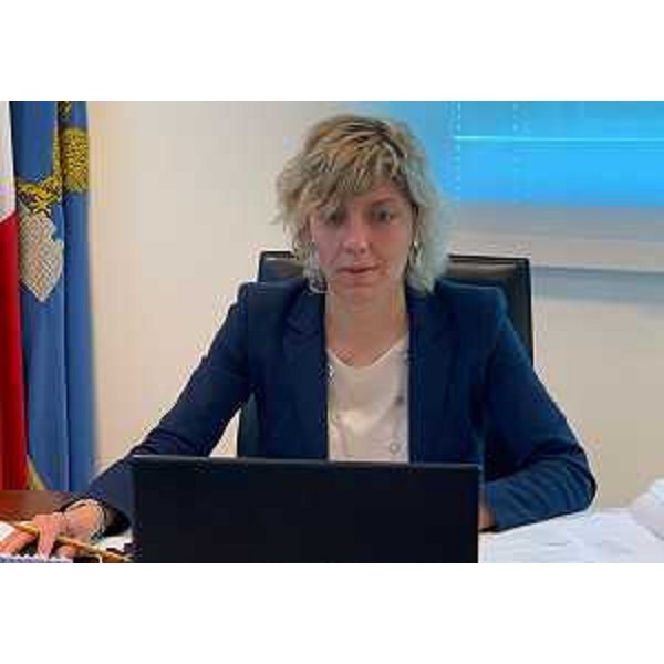 L'assessore regionale alle Finanza Barbara Zilli che, insieme al collega Pierpaolo Roberti, ha partecipato all'incontro con il presidente di Anci Fvg - L'assessore regionale alle Finanza Barbara Zilli che, insieme al collega Pierpaolo Roberti, ha partecipato all'incontro con il presidente di Anci Fvg