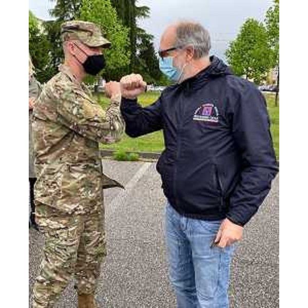 Il vicegovernatore del Friuli Venezia Giulia, Riccardo Riccardi, assieme al comandante del 31esimo Fighter Wing, brigadier general Jason E. Bailey, alla Aviano Air Base. - Il vicegovernatore del Friuli Venezia Giulia, Riccardo Riccardi, assieme al comandante del 31esimo Fighter Wing, brigadier general Jason E. Bailey, alla Aviano Air Base.