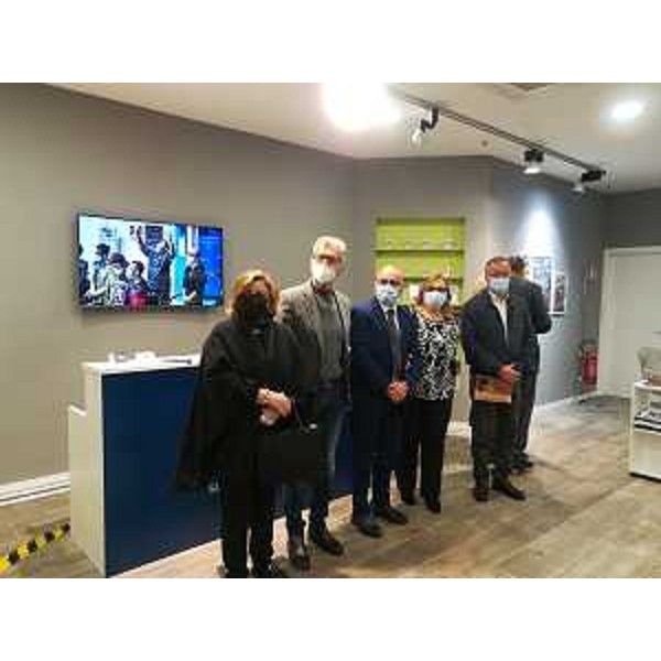 Autorità e dirigenti delle associazioni all'interno della nuova sede - Autorità e dirigenti delle associazioni all'interno della nuova sede