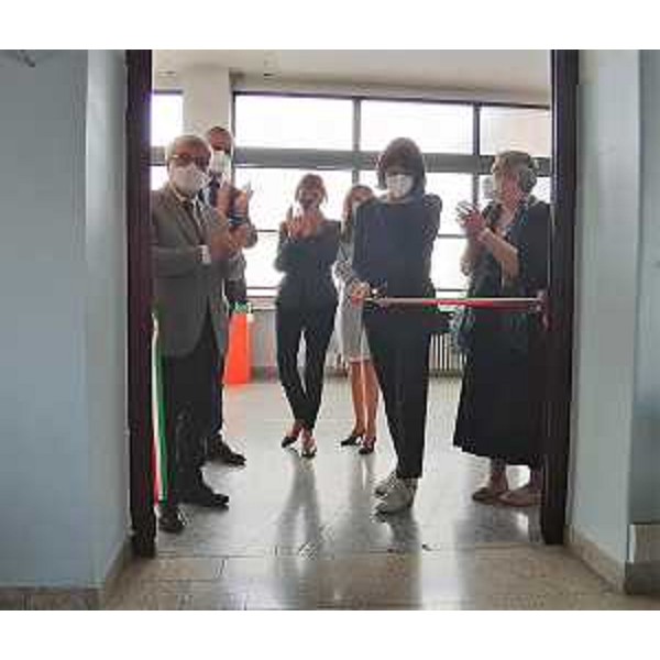 Lassessore regionale allIstruzione e lavoro, Alessia Rosolen, allinaugurazione del laboratorio di lingue dellIstituto tecnico "Antonio Zanon" - Udine, 13 maggio 2021 - Lassessore regionale allIstruzione e lavoro, Alessia Rosolen, allinaugurazione del laboratorio di lingue dellIstituto tecnico "Antonio Zanon" - Udine, 13 maggio 2021