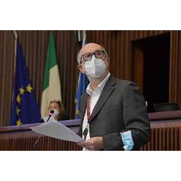 Il vicegovernatore Riccardo Riccardi nel corso della seduta di Consiglio - Il vicegovernatore Riccardo Riccardi nel corso della seduta di Consiglio