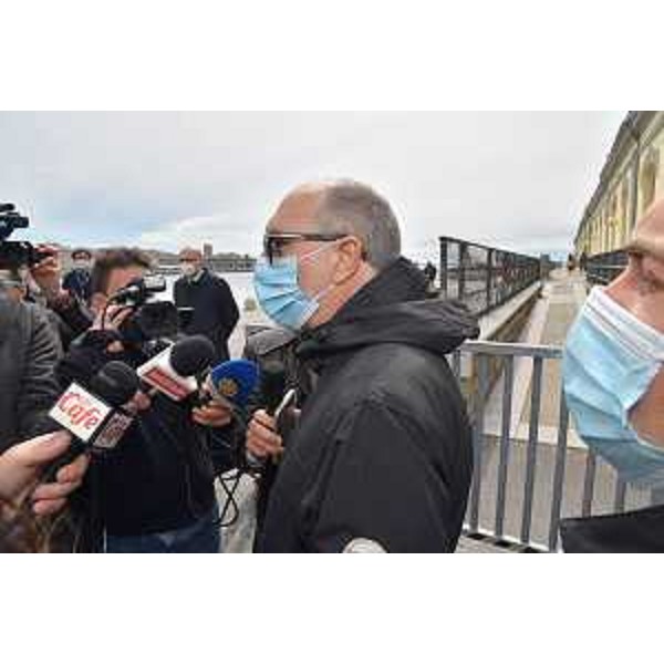 Il vicegovernatore Riccardo Riccardi al centro vaccinale del Molo IV di Trieste. - Il vicegovernatore Riccardo Riccardi al centro vaccinale del Molo IV di Trieste.