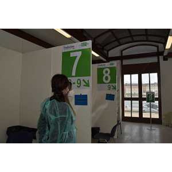 Il centro vaccinale del Molo IV di Trieste. - Il centro vaccinale del Molo IV di Trieste.