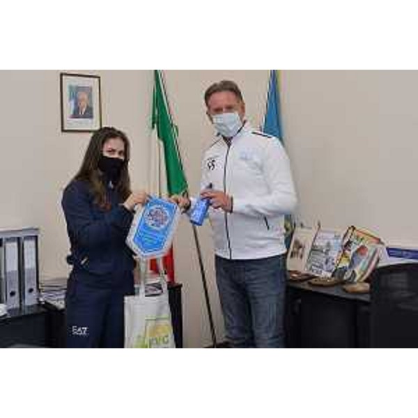 L'assessore Scoccimarro con la judoka Veronica Toniolo - L'assessore Scoccimarro con la judoka Veronica Toniolo