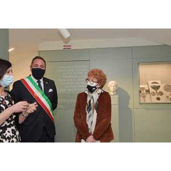 Da destra: l'assessore regionale alla Cultura Tiziana Gibelli, il sindaco e presidente facente funzioni della Fondazione Aquileia Emanuele Zorino, la direttrice del museo archeologico nazionale di Aquileia Marta Novello - Da destra: l'assessore regionale alla Cultura Tiziana Gibelli, il sindaco e presidente facente funzioni della Fondazione Aquileia Emanuele Zorino, la direttrice del museo archeologico nazionale di Aquileia Marta Novello