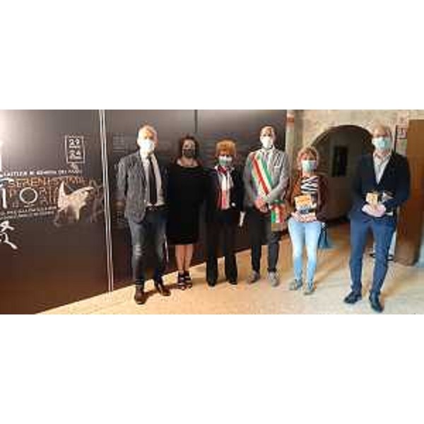 Le autorità regionali e comunali all'interno degli spazi espositivi - Le autorità regionali e comunali all'interno degli spazi espositivi