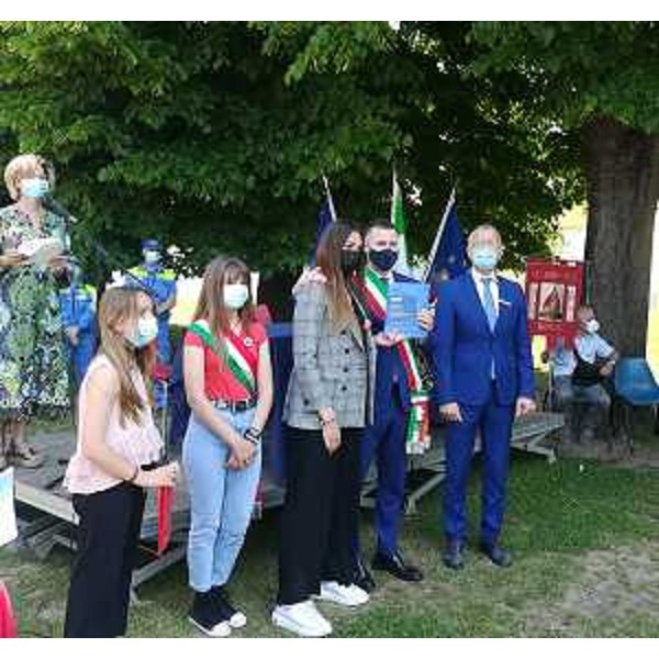 La consegna di Costituzione e Statuto ai neo diciottenni di Gonars - La consegna di Costituzione e Statuto ai neo diciottenni di Gonars