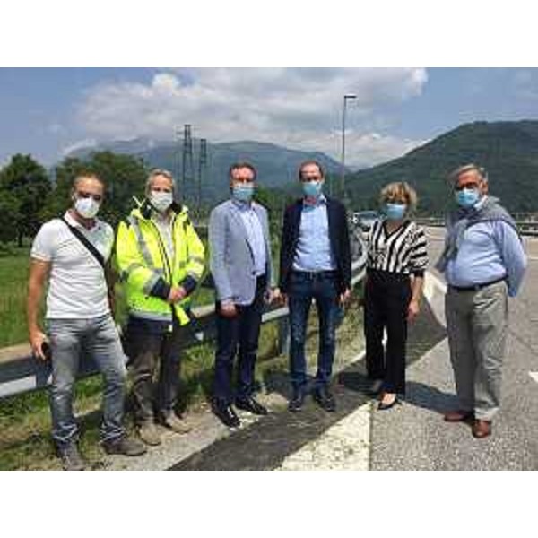 Sopralluogo ad Artgena degli assessori regionali a Infrastrutture e territorio, Graziano Pizzimenti, e alle Finanze, Barbara Zilli, con il sindaco Alessandro Marangoni, i tecnici del Comune e di Fvg Strade. - Sopralluogo ad Artgena degli assessori regionali a Infrastrutture e territorio, Graziano Pizzimenti, e alle Finanze, Barbara Zilli, con il sindaco Alessandro Marangoni, i tecnici del Comune e di Fvg Strade. 