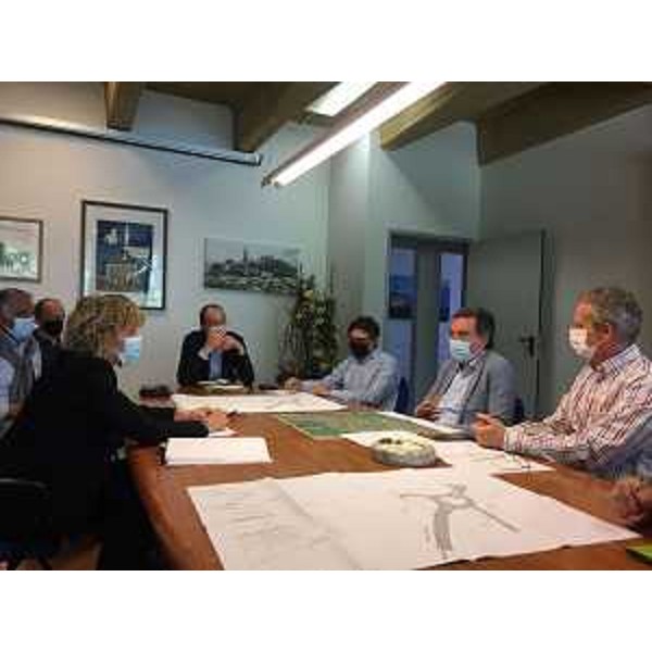 Incontro tra assessori regionali a Infrastrutture e territorio, Graziano Pizzimenti, e alle Finanze, Barbara Zilli, con il sindaco Alessandro Marangoni, i tecnici del Comune e di Fvg Strade. - Incontro tra assessori regionali a Infrastrutture e territorio, Graziano Pizzimenti, e alle Finanze, Barbara Zilli, con il sindaco Alessandro Marangoni, i tecnici del Comune e di Fvg Strade.