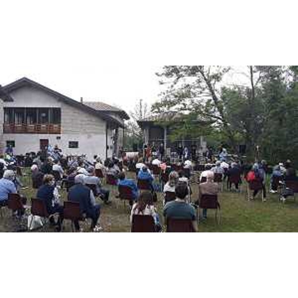 L'intervento del presidente del Cr Fvg, Piero Mauro Zanin, prima del concerto nel parco del Mulino Braida - L'intervento del presidente del Cr Fvg, Piero Mauro Zanin, prima del concerto nel parco del Mulino Braida 