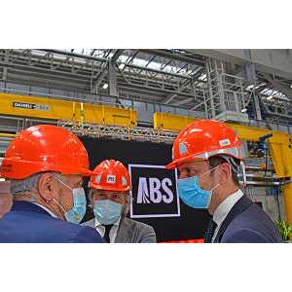 Fedriga e Bini con il presidente e ad della multinazionale Danieli Gianpietro Benedetti - Fedriga e Bini con il presidente e ad della multinazionale Danieli Gianpietro Benedetti