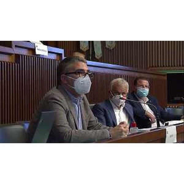 L'assessore regionale Pierpaolo Roberti e Giuseppe Sibau (Progetto Fvg/Ar), presidente della VI Commissione - L'assessore regionale Pierpaolo Roberti e Giuseppe Sibau (Progetto Fvg/Ar), presidente della VI Commissione