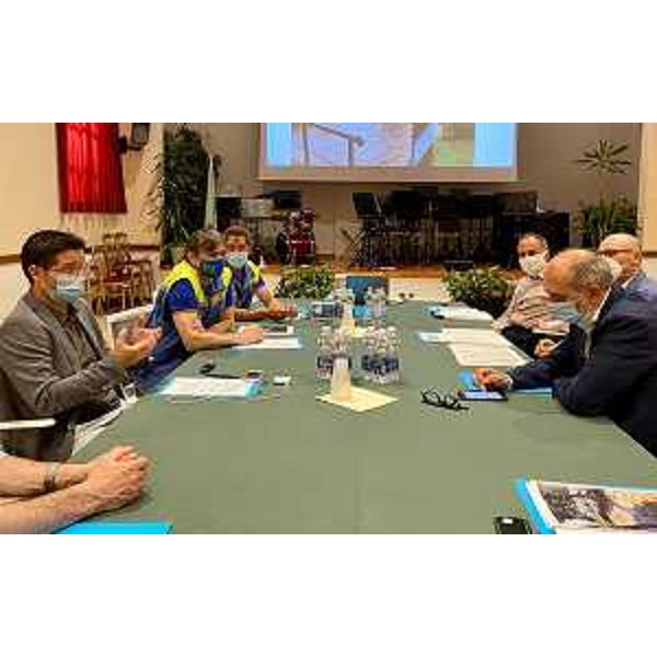 Una fase dell'incontro in Municipio a Valvasone Arzene tra il sindaco Markus Maurmair e il vicegovernatore della Regione con delega alla Protezione Civile Riccardo Riccardi - Una fase dell'incontro in Municipio a Valvasone Arzene tra il sindaco Markus Maurmair e il vicegovernatore della Regione con delega alla Protezione Civile Riccardo Riccardi