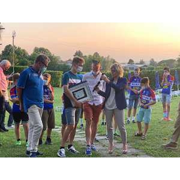 L'intervento telefonico dell'assessore regionale allo Sport Tiziana Gibelli duramte la manifestazipone svoltasi a Buia - L'intervento telefonico dell'assessore regionale allo Sport Tiziana Gibelli duramte la manifestazipone svoltasi a Buia