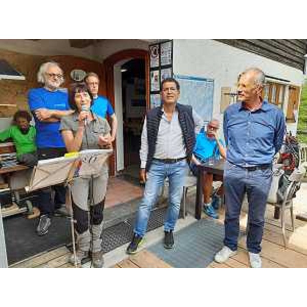 La presidente del Cai Pordenone, Grazia Pizzoli, e il presidente del Consiglio regionale, Piero Mauro Zanin - La presidente del Cai Pordenone, Grazia Pizzoli, e il presidente del Consiglio regionale, Piero Mauro Zanin