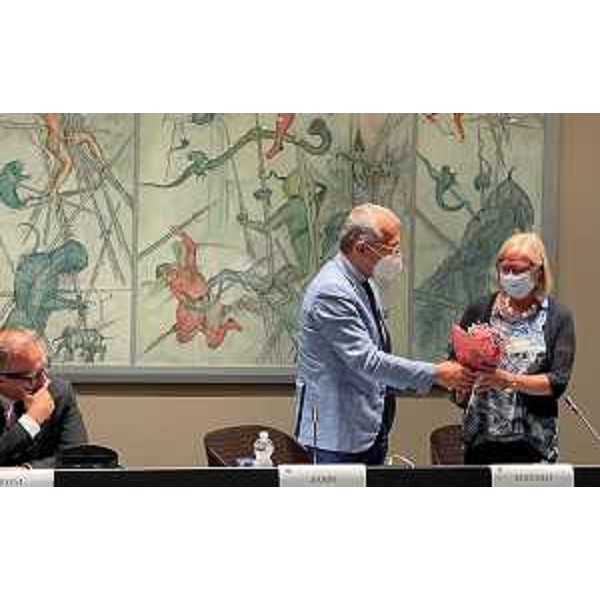 Il presidente del Consiglio regionale, Piero Mauro Zanin, e la mamma di Nadia Orlando, Antonella Zuccolo - Il presidente del Consiglio regionale, Piero Mauro Zanin, e la mamma di Nadia Orlando, Antonella Zuccolo