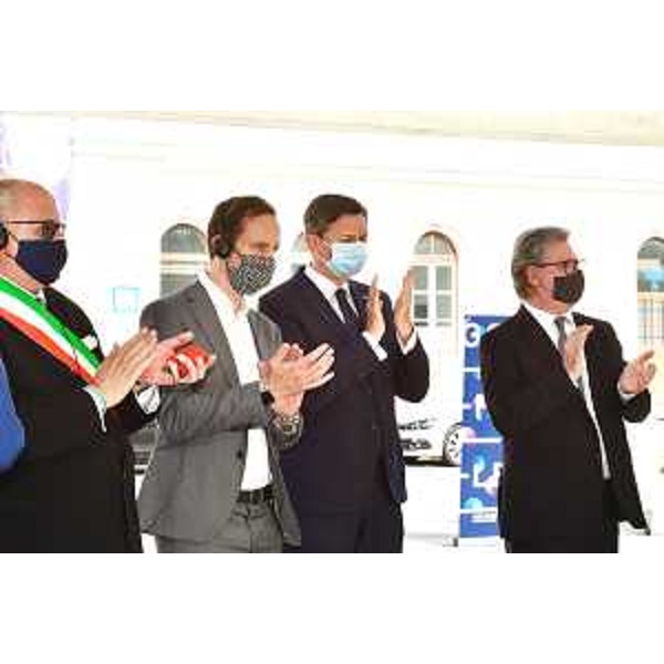 Da sinistra: il sindaco di Gorizia Rodolfo Ziberna, il governatore della Regione Friuli Venezia Giulia Massimiliano Fedriga, il presidente della Repubblica di Slovenia Borut Pahor e il console generale della Repubblica di Slovenia a Trieste Vojho Volk. - Da sinistra: il sindaco di Gorizia Rodolfo Ziberna, il governatore della Regione Friuli Venezia Giulia Massimiliano Fedriga, il presidente della Repubblica di Slovenia Borut Pahor e il console generale della Repubblica di Slovenia a Trieste Vojho Volk. 