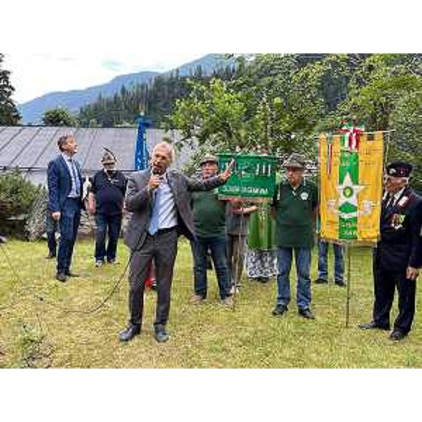 L'intervento del presidente del Cr Fvg, Piero Mauro Zanin, al Cippo di Cercivento in memoria dei quattro alpini fucilati - L'intervento del presidente del Cr Fvg, Piero Mauro Zanin, al Cippo di Cercivento in memoria dei quattro alpini fucilati