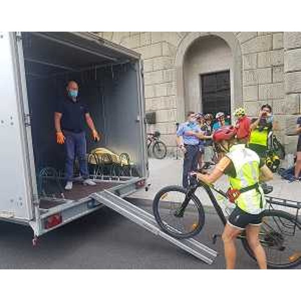 Un momento dell'inaugurazione del servizio che mette in collegamento Trieste e Parenzo. - Un momento dell'inaugurazione del servizio che mette in collegamento Trieste e Parenzo.