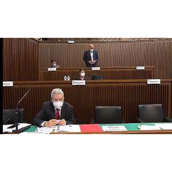 L'intervento di Roberto Cosolini (Pd), affiancato dai colleghi dem Nicola Conficoni e Mariagrazia Santoro e da Furio Honsell (Open Fvg) - L'intervento di Roberto Cosolini (Pd), affiancato dai colleghi dem Nicola Conficoni e Mariagrazia Santoro e da Furio Honsell (Open Fvg)