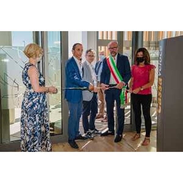 L'assessore Zannier partecipa al taglio del nastro della nuova filiale BancaTer di Corno di Rosazzo. - L'assessore Zannier partecipa al taglio del nastro della nuova filiale BancaTer di Corno di Rosazzo. 