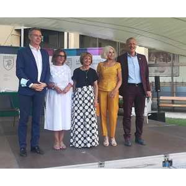 Il presidente Zanin (primo da destra) con le altre autorità: da sinistra Pizzimenti, Laudicina, la dirigente Zilli, Marin - Il presidente Zanin (primo da destra) con le altre autorità: da sinistra Pizzimenti, Laudicina, la dirigente Zilli, Marin