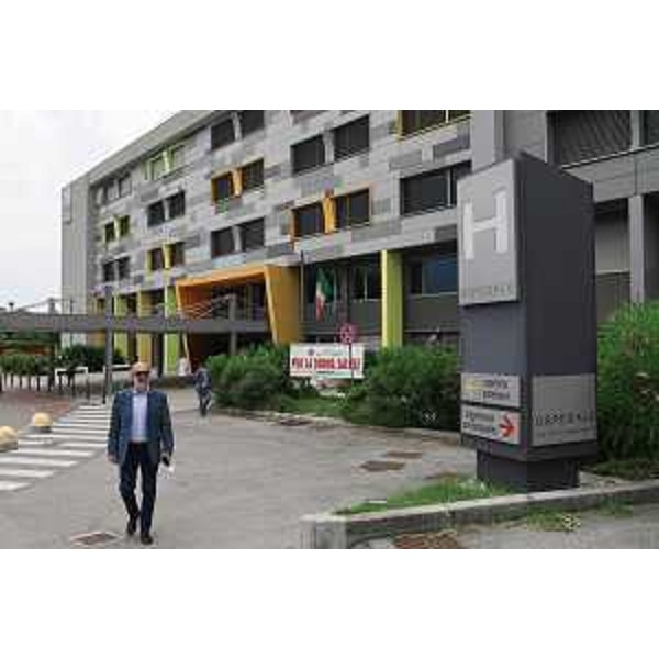 Il vicegovernatore del Friuli Venezia Giulia con delega alla Salute, Riccardo Riccardi, all'ingresso del nuovo reparto di Riabilitazione estensiva del presidio ospedaliero di San Vito al Tagliamento afferente all'Azienda sanitaria Friuli Occidentale. - Il vicegovernatore del Friuli Venezia Giulia con delega alla Salute, Riccardo Riccardi, all'ingresso del nuovo reparto di Riabilitazione estensiva del presidio ospedaliero di San Vito al Tagliamento afferente all'Azienda sanitaria Friuli Occidentale.